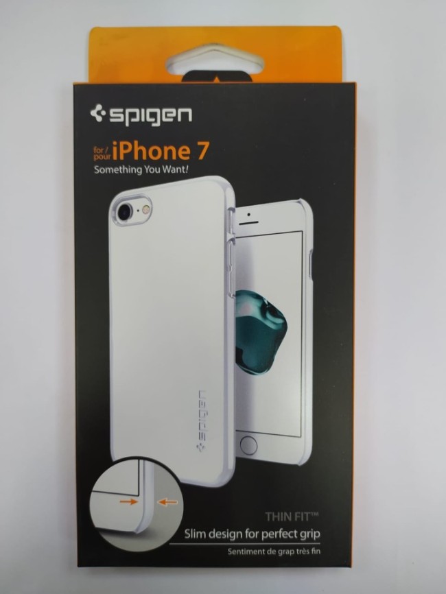 Клип-кейс Spigen для i-Phone 7 Thin Fit 042CS21037 ультра-белый